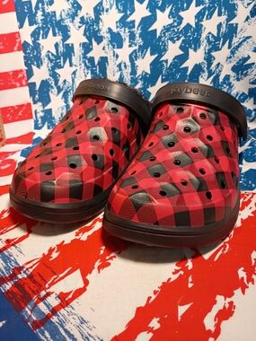 Joybees Red & Black Plaid Slip-On Clogs M8 W10 NWOT